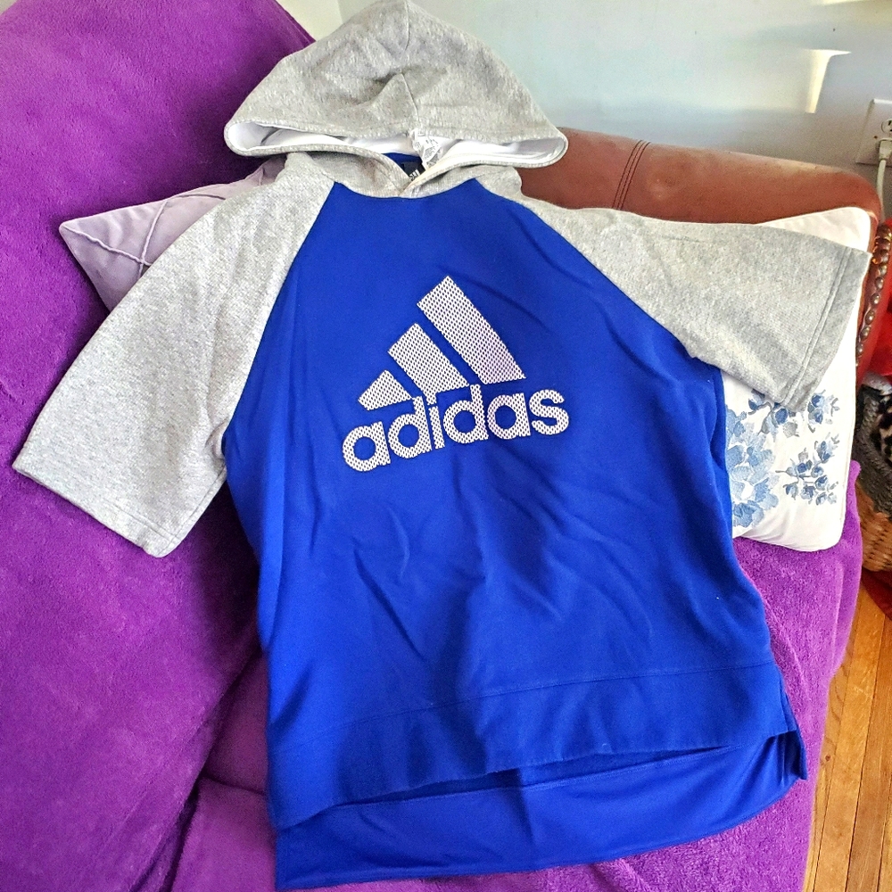 Quarter sleeve hoodie